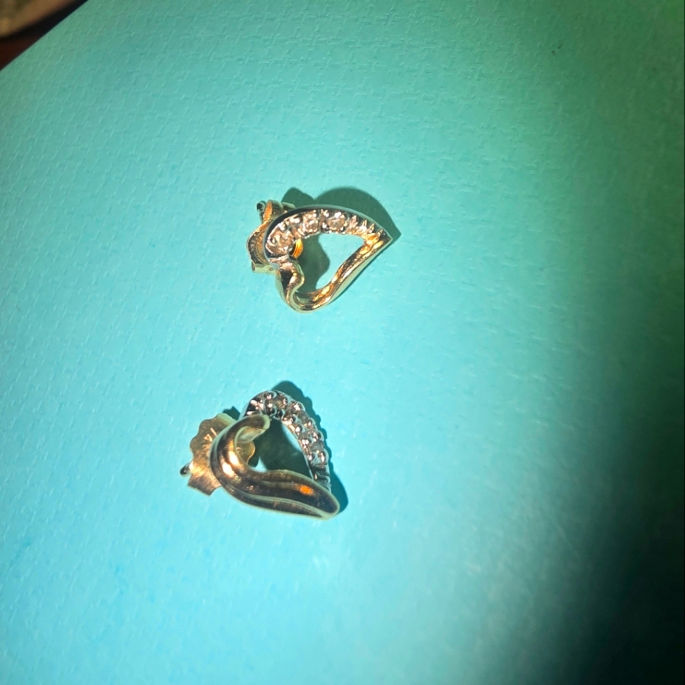 14k yellow gold heart shape diamond earrings with diamond